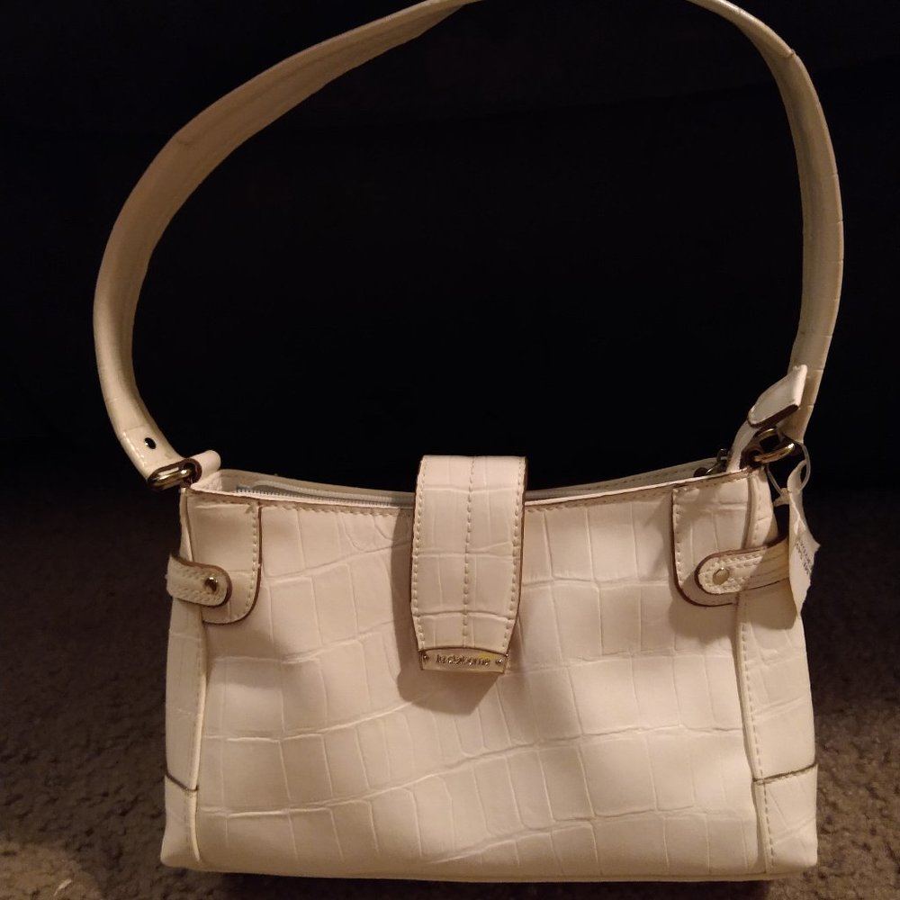 BRAND NEW LIZ CLAIRBORNE WHITE FAUX LEATHER PURSE - Picture 1 of 9